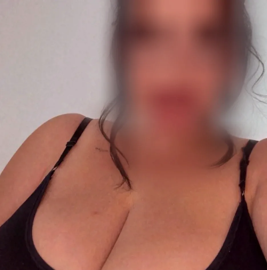 Enni, 24