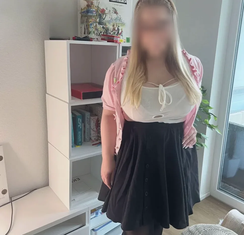 Khadija, 32