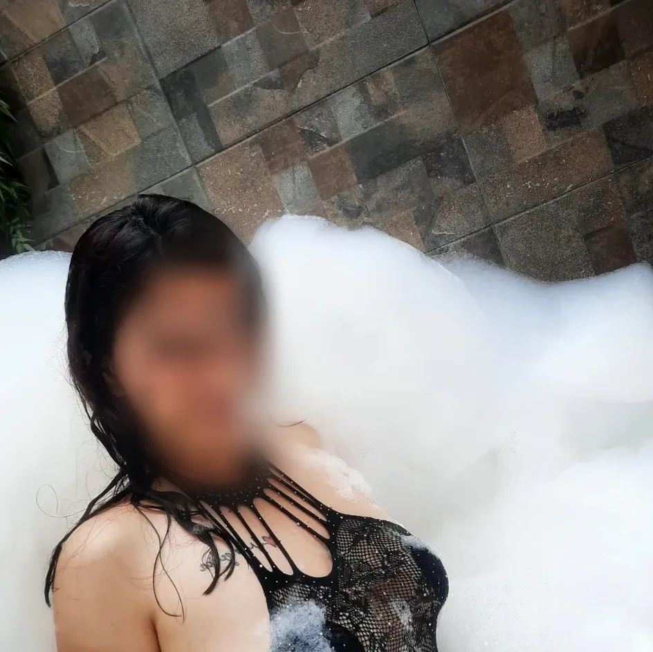 Olivia, 26